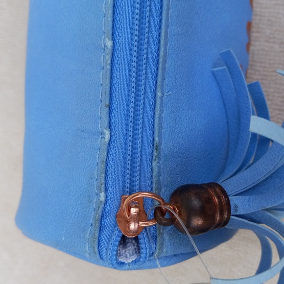 Essentials Pouch - Picture 5 of 8